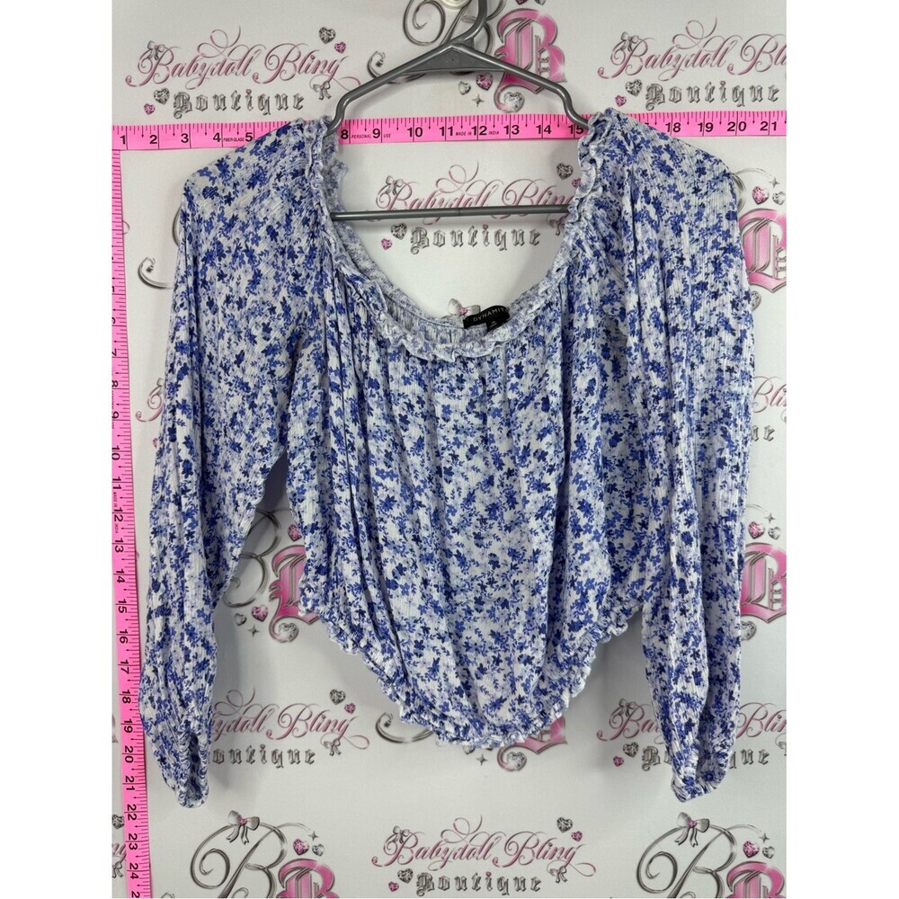 Dynamite cropped shirt flowers Blue and White Floral Blouse